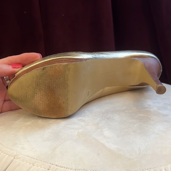 BCBG Generation Gold Platform Sandal Size 7.5 - Picture 7 of 10